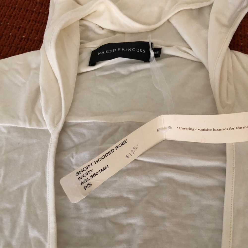 Short Length Hooded Robe - Picture 6 of 7